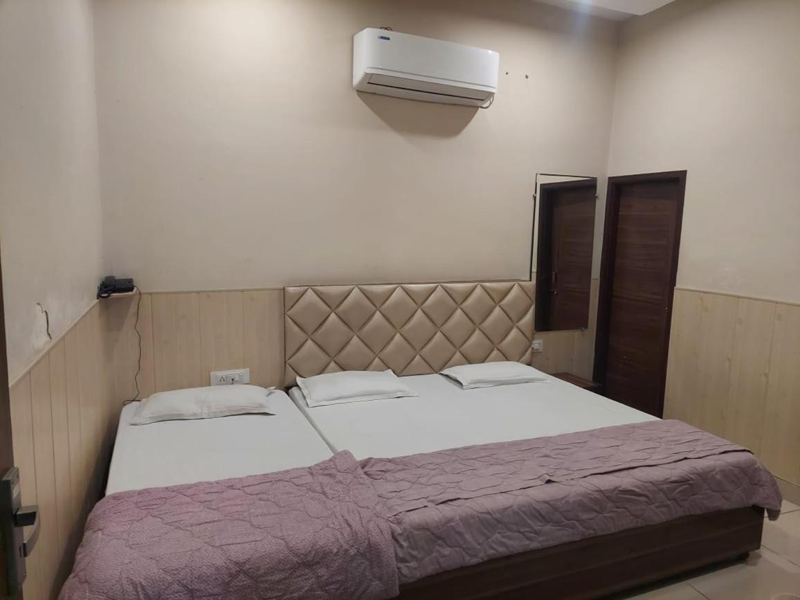 Rk Lodge Amritsar Zimmer foto